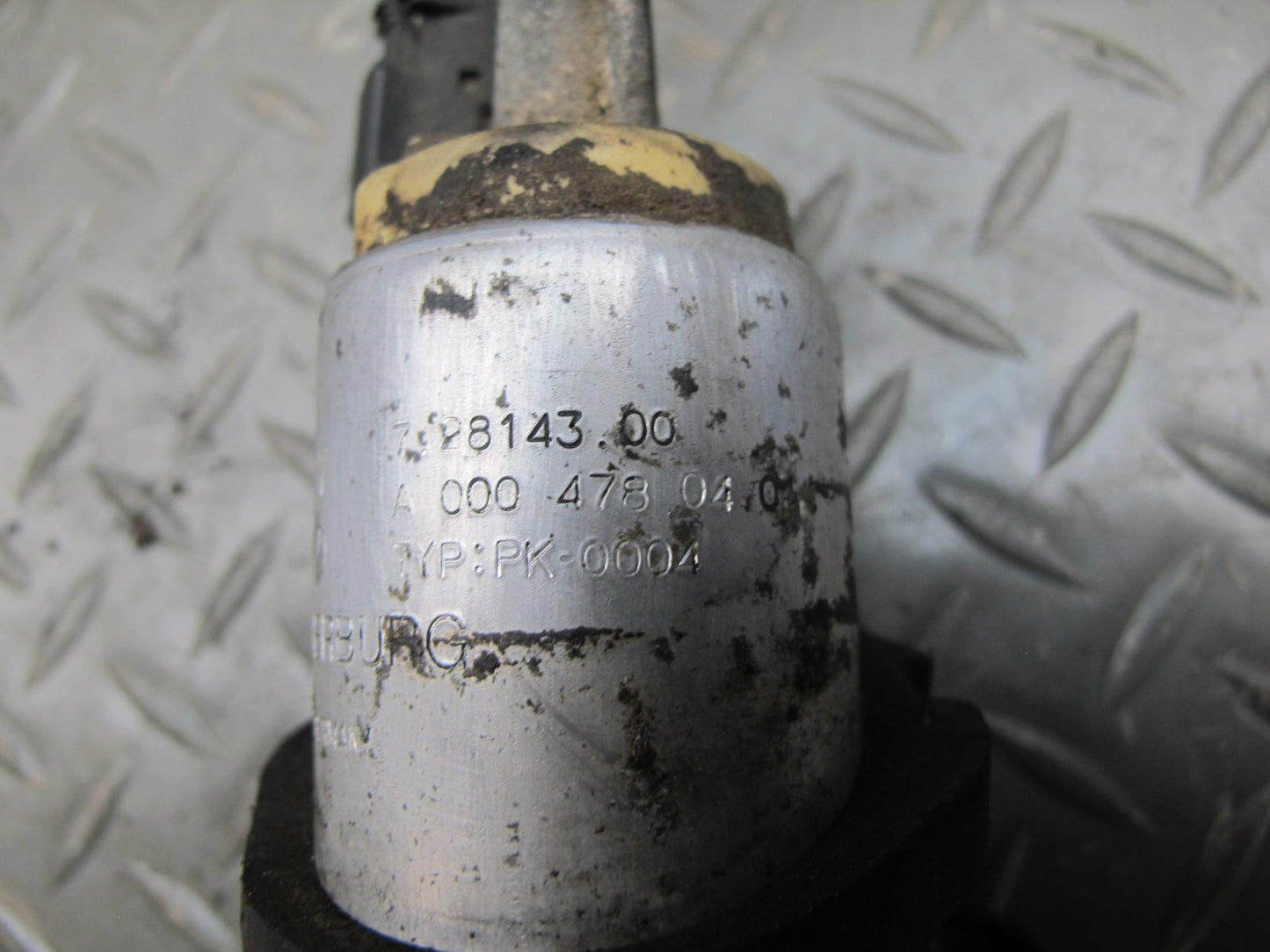 03-12 Mercedes R230 Sl-class Auxiliary AUX Gas Fuel Pump 0004780401 OEM