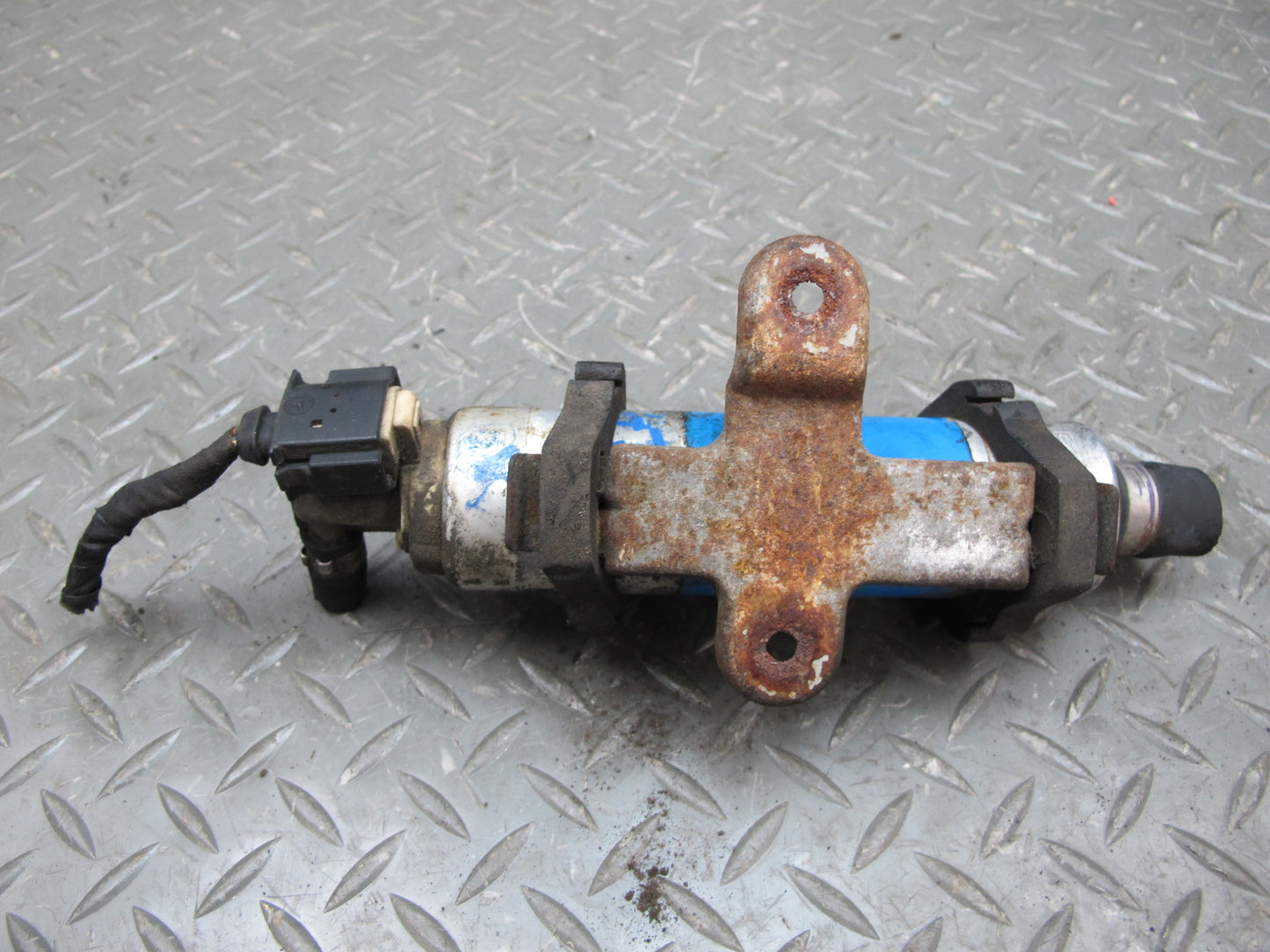 03-12 Mercedes R230 Sl-class Auxiliary AUX Gas Fuel Pump 0004780401 OEM