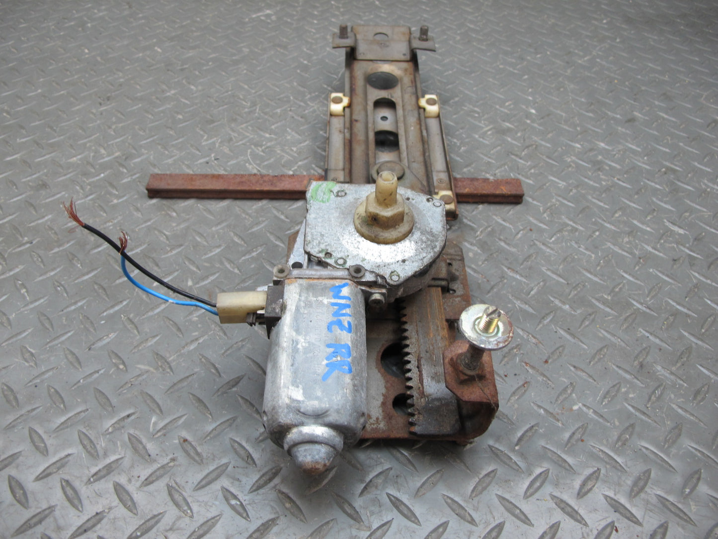 84-89 BMW E24 6-SERIES Rear Right Quarter Window Regulator w Motor OEM