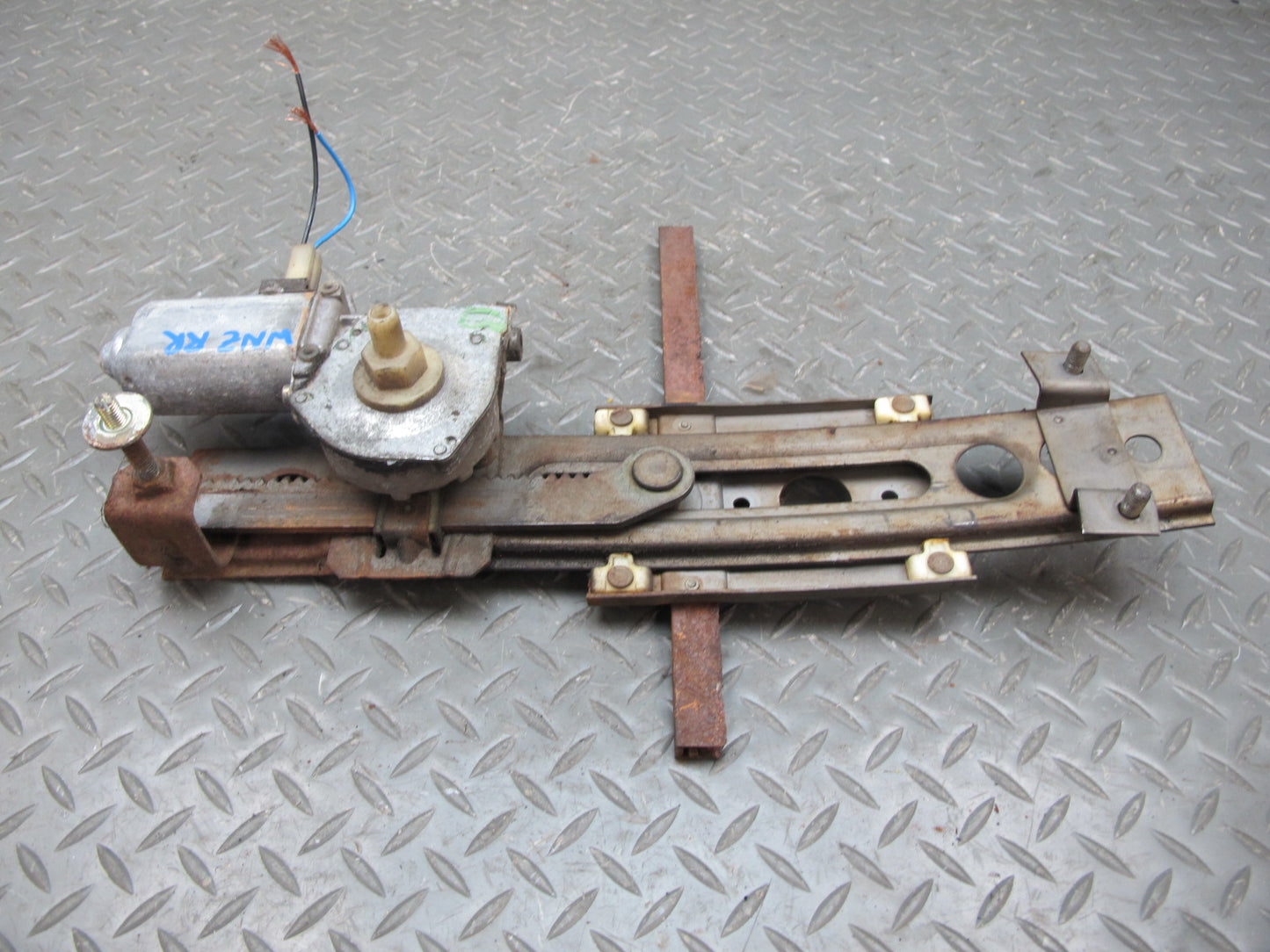 84-89 BMW E24 6-SERIES Rear Right Quarter Window Regulator w Motor OEM