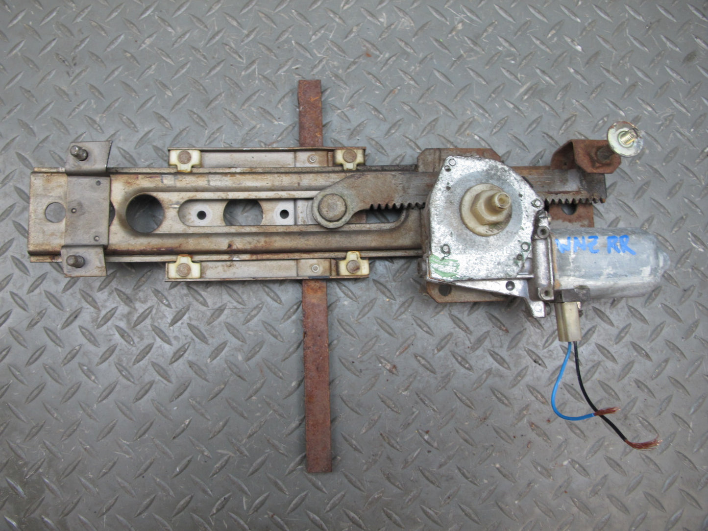 84-89 BMW E24 6-SERIES Rear Right Quarter Window Regulator w Motor OEM