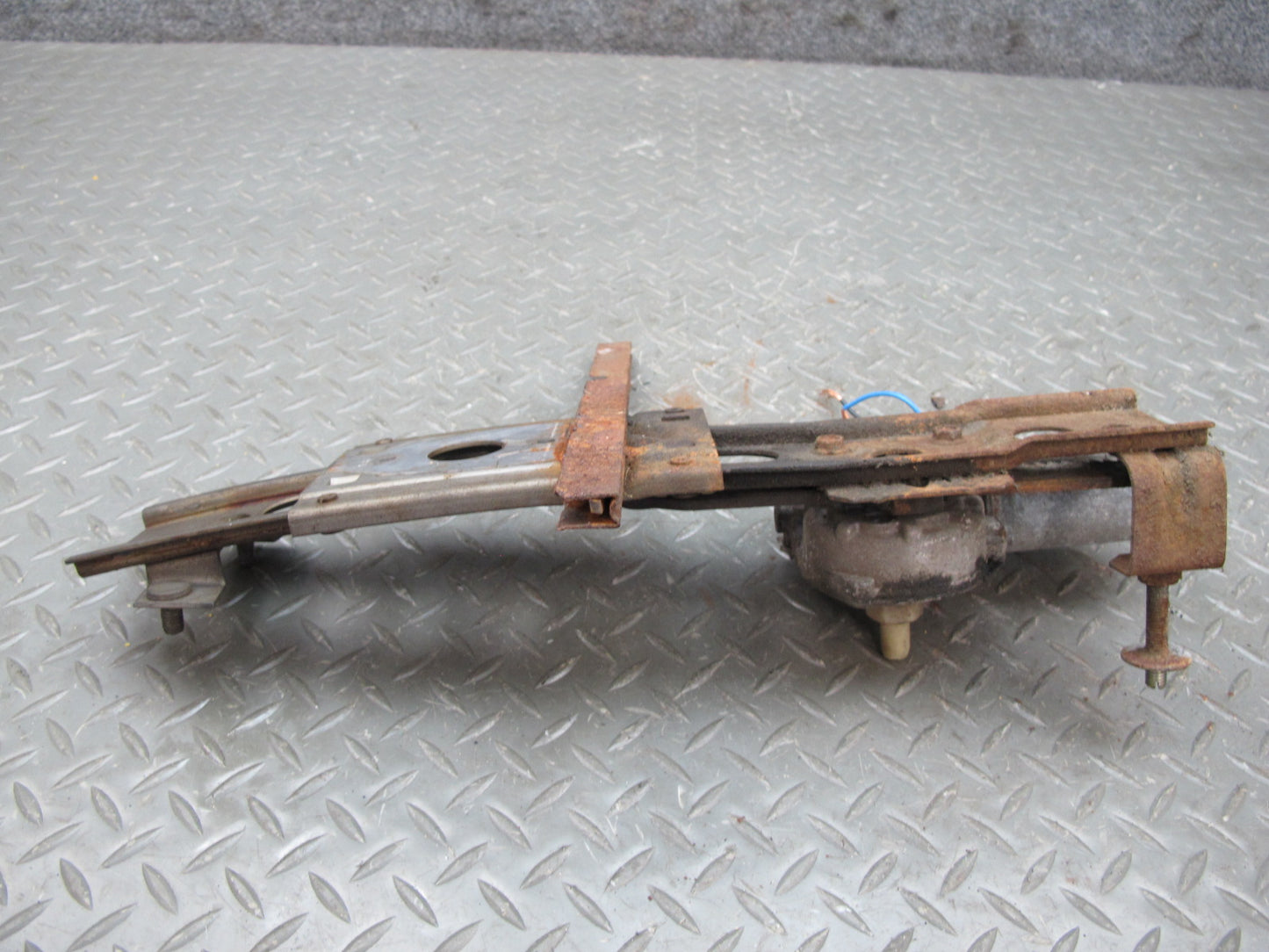 84-89 BMW E24 6-SERIES Rear Right Quarter Window Regulator w Motor OEM