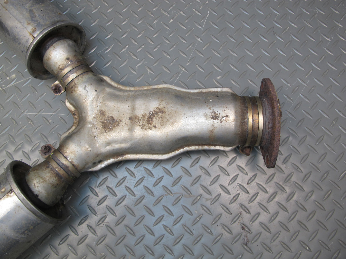 92-97 Lexus UZZ30L SC400 Rear Exhaust Pipe Resonator OEM