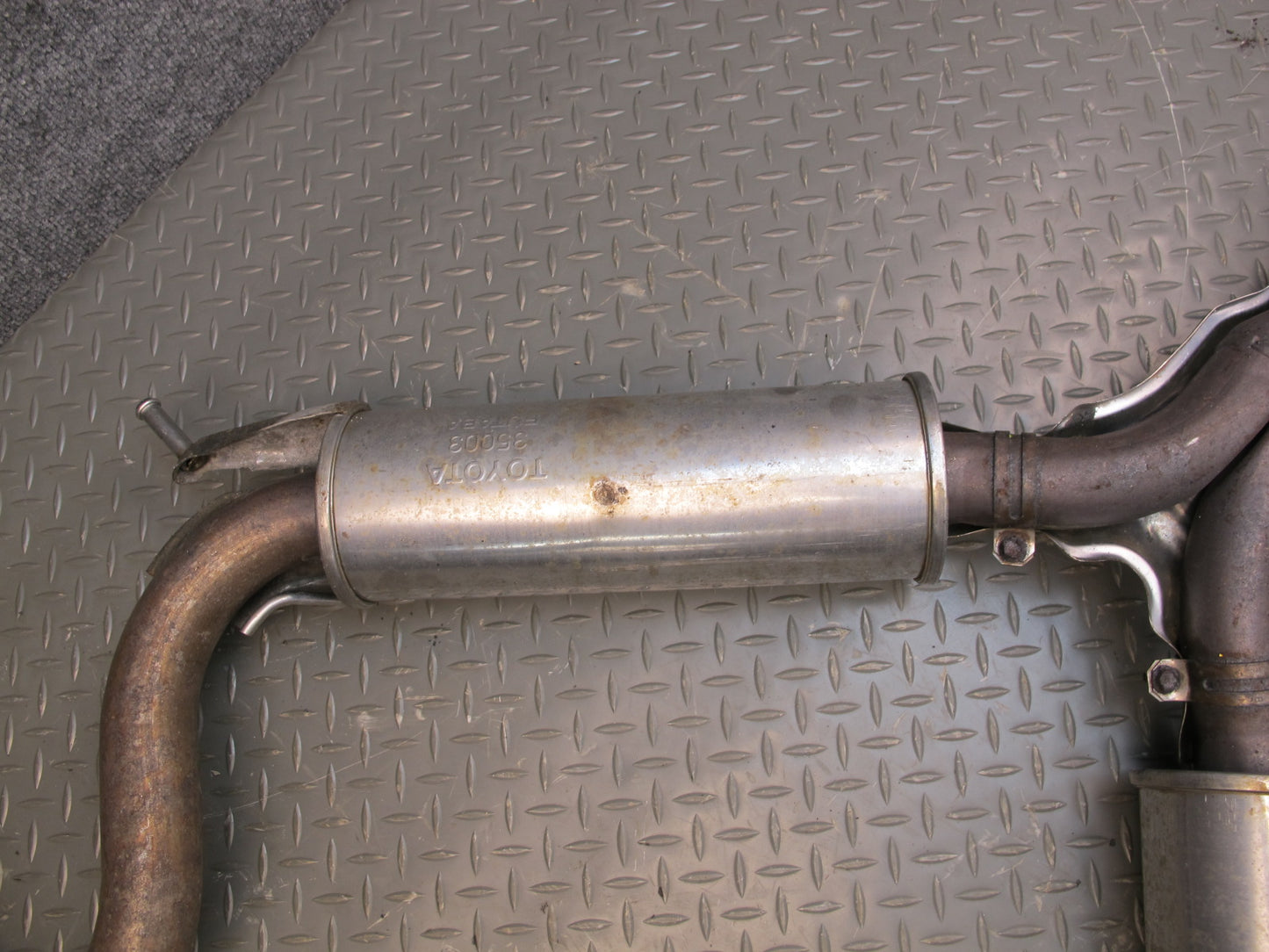 92-97 Lexus UZZ30L SC400 Rear Exhaust Pipe Resonator OEM