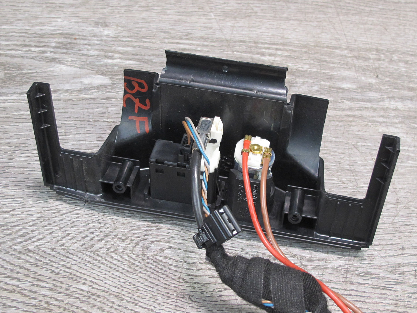 09-16 BMW E89 Z4 USB Charge Audio AUX in Lighter Socket Panel OEM