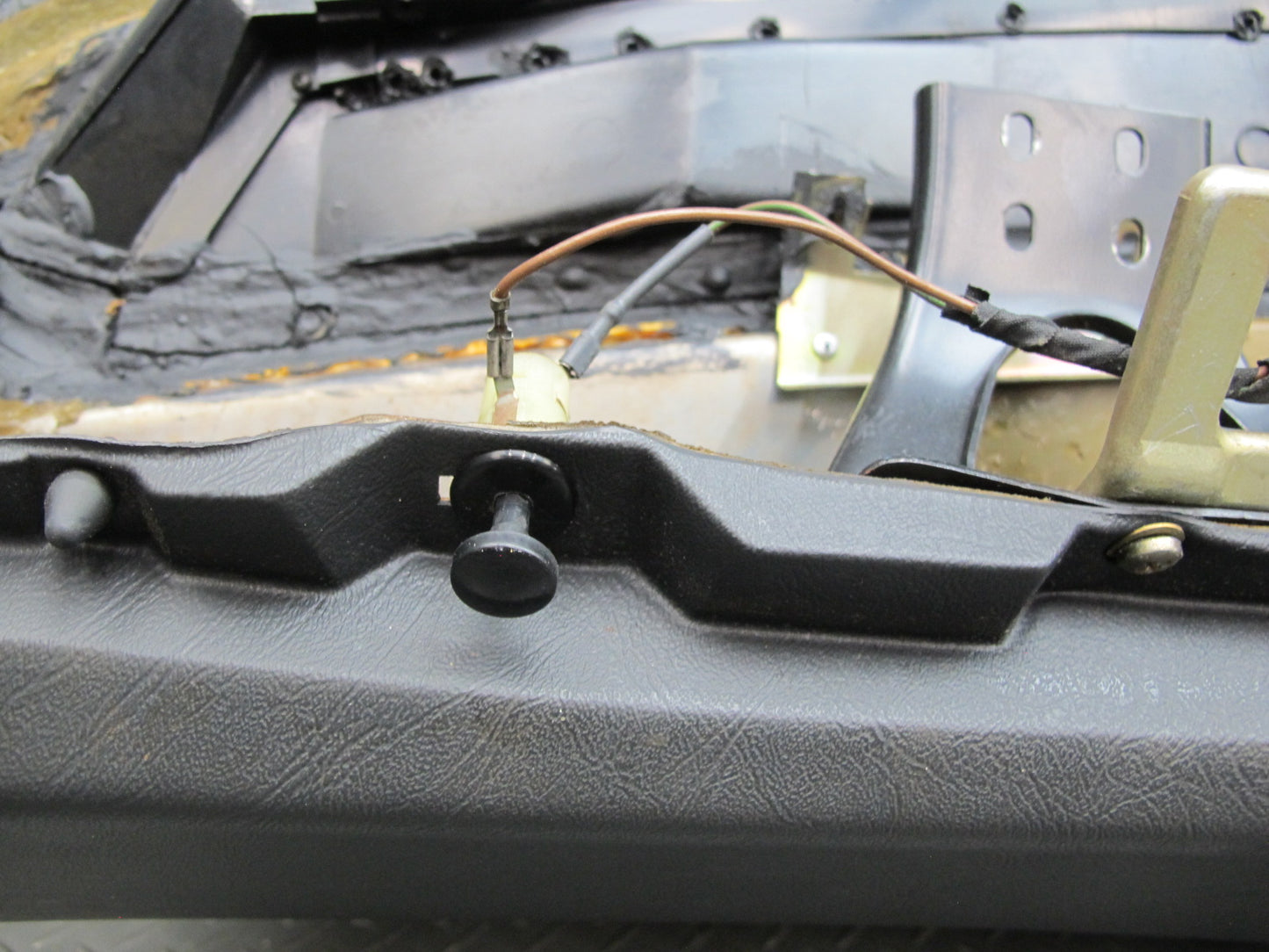 84-87 BMW E24 6-SERIES Dashboard Dash Instrument Trim Cover Panel OEM