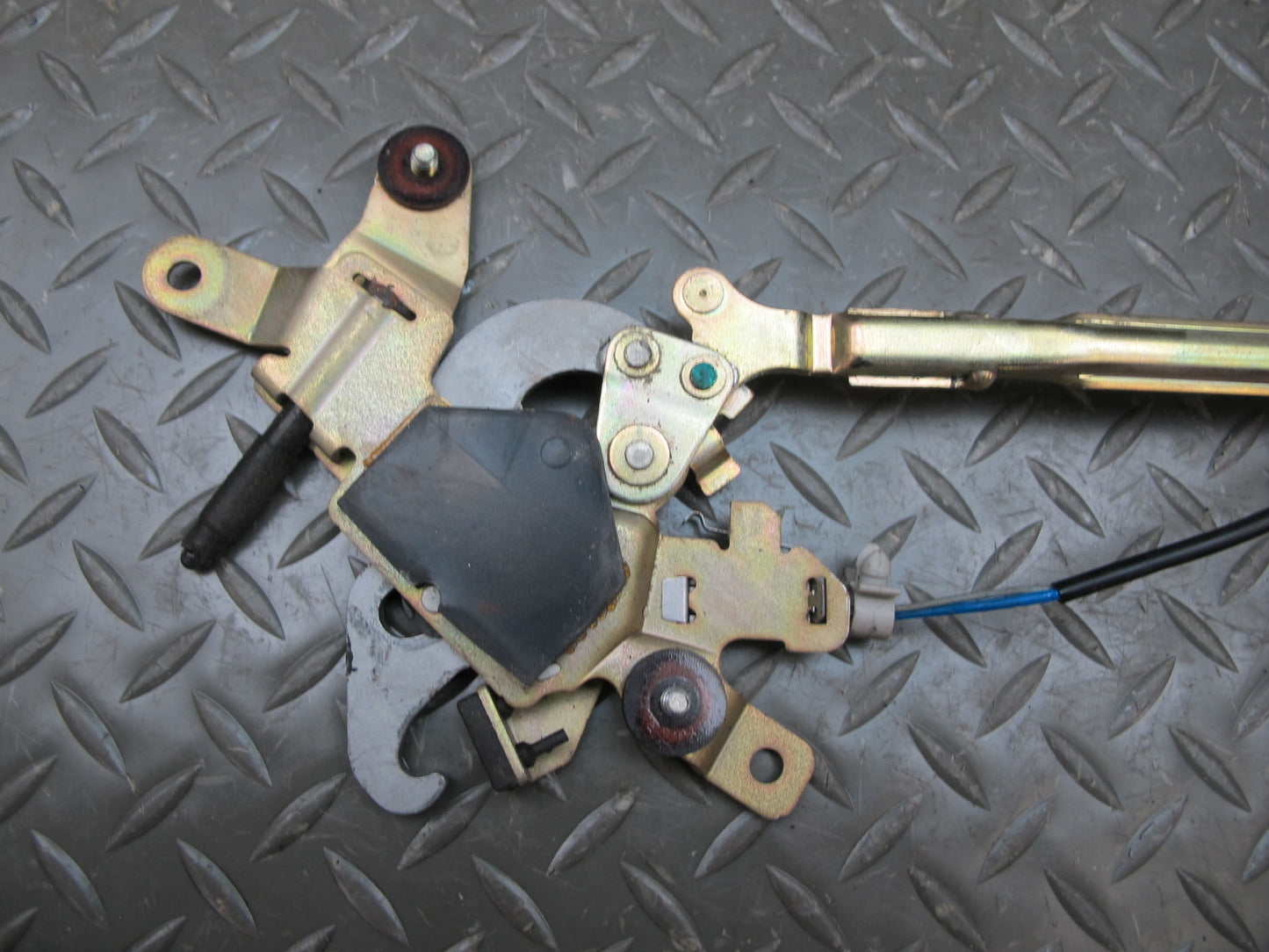 03-12 Mercedes R230 Convertible Set of 2 TOP Roof Lock Latch Striker OEM
