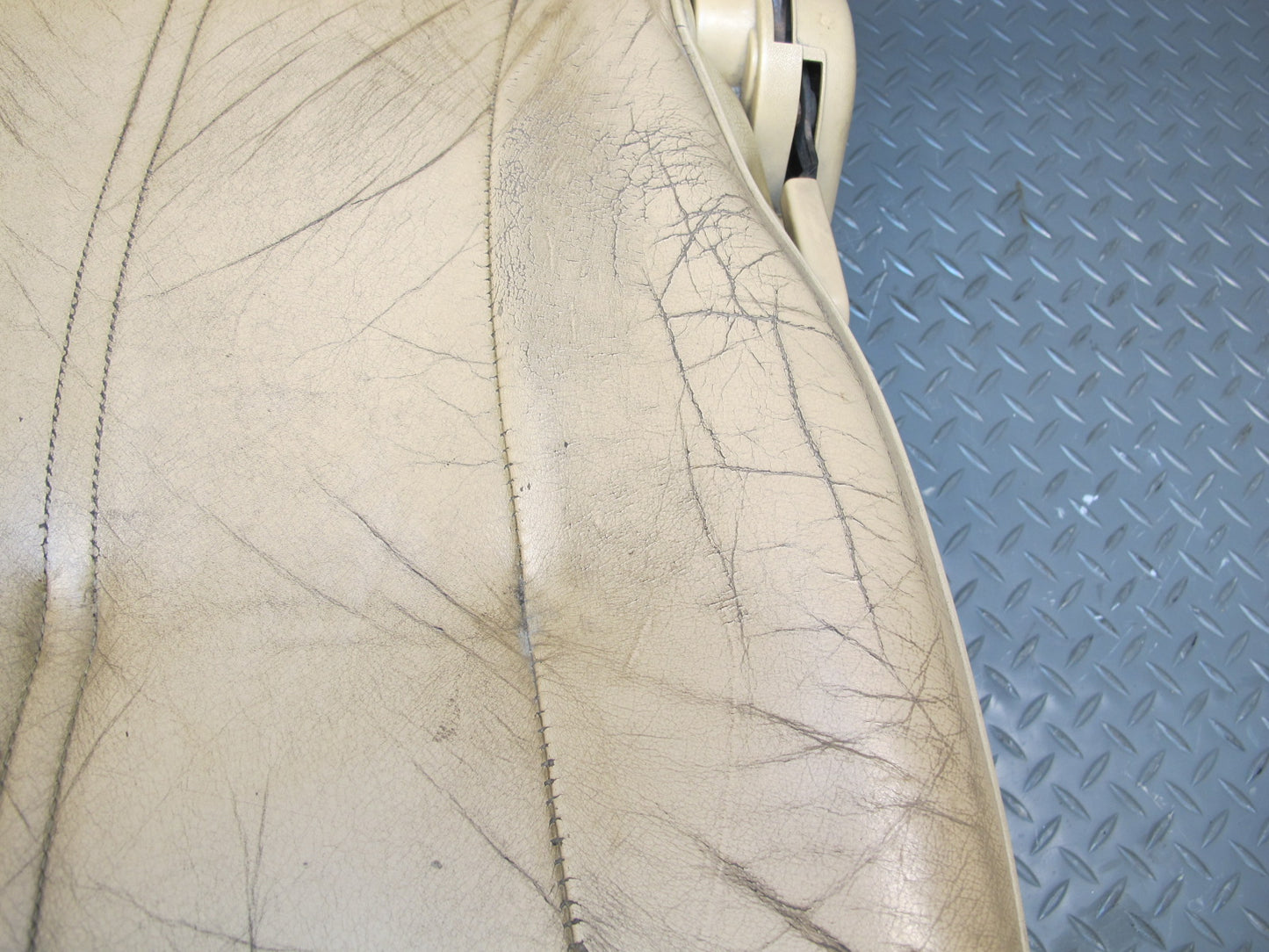 79-81 Datsun Nissan 280ZX S130 2+2 Set of 2 Front Left Right Leather Seat OEM