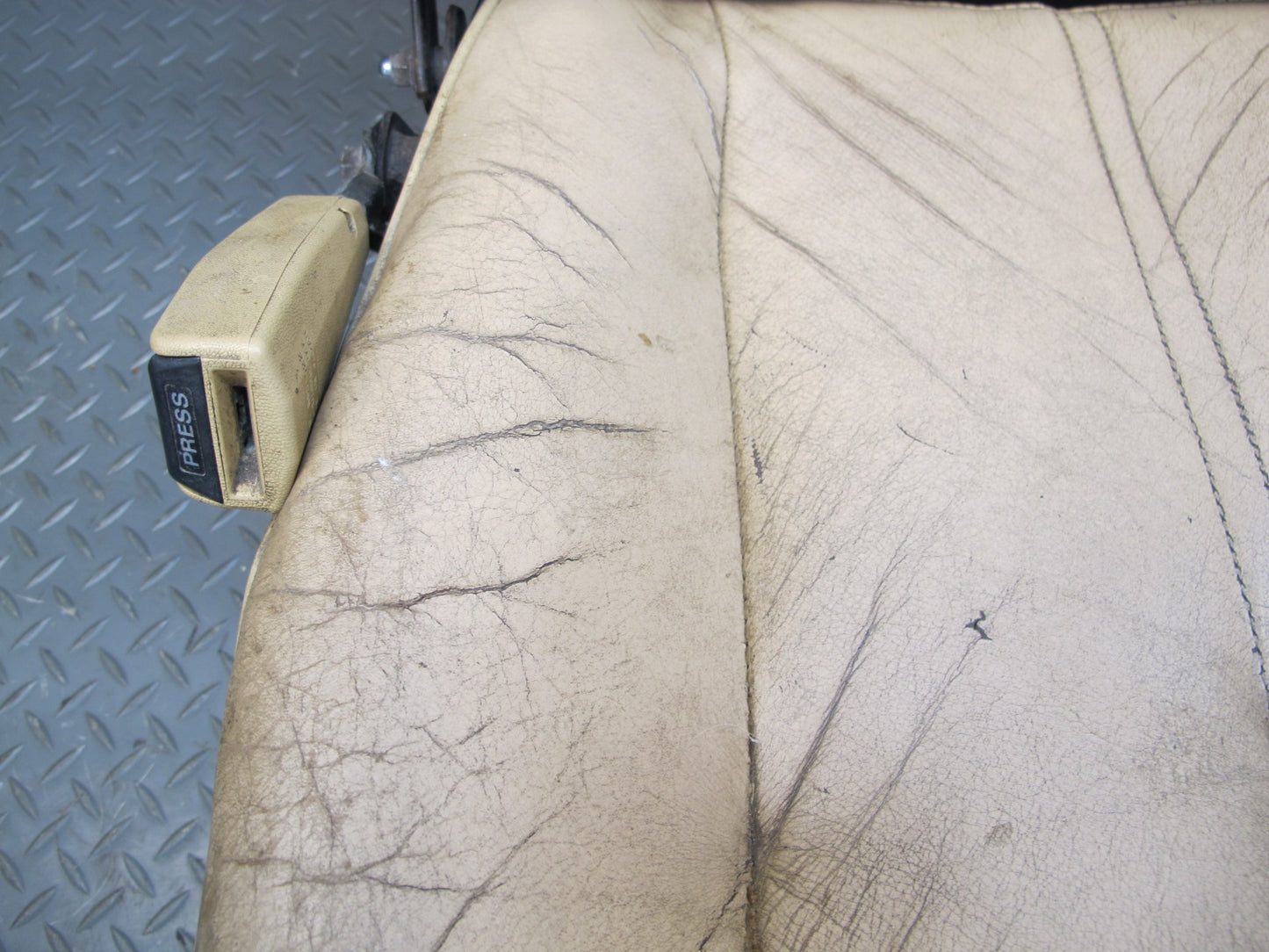 79-81 Datsun Nissan 280ZX S130 2+2 Set of 2 Front Left Right Leather Seat OEM