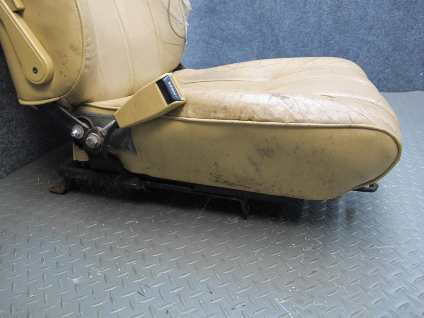 79-81 Datsun Nissan 280ZX S130 2+2 Set of 2 Front Left Right Leather Seat OEM
