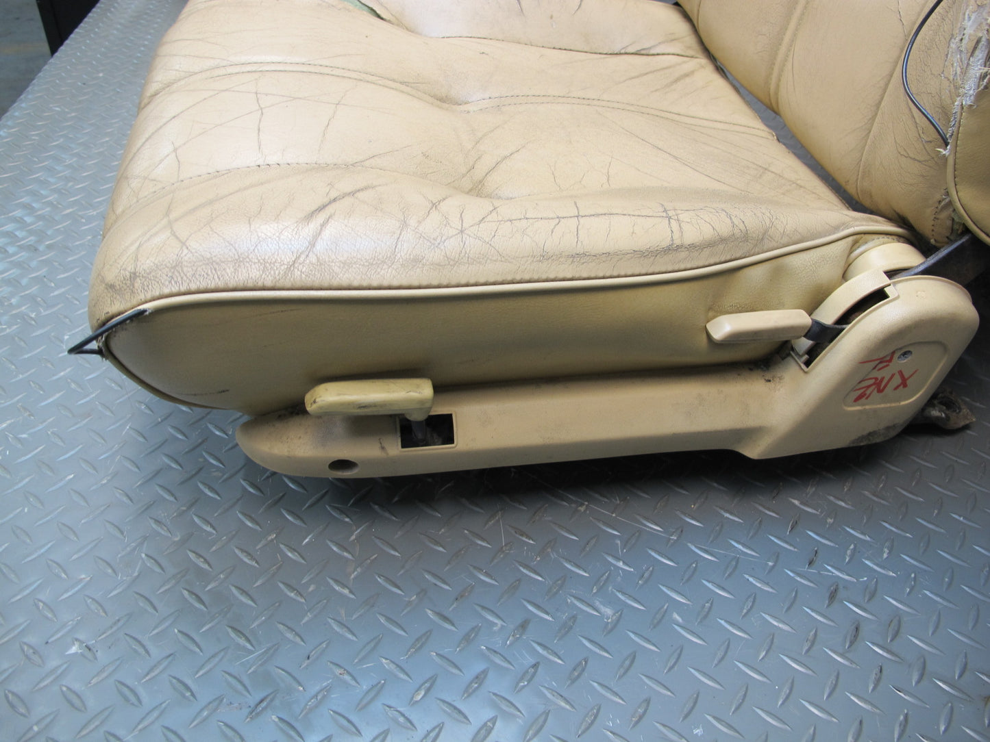 79-81 Datsun Nissan 280ZX S130 2+2 Set of 2 Front Left Right Leather Seat OEM