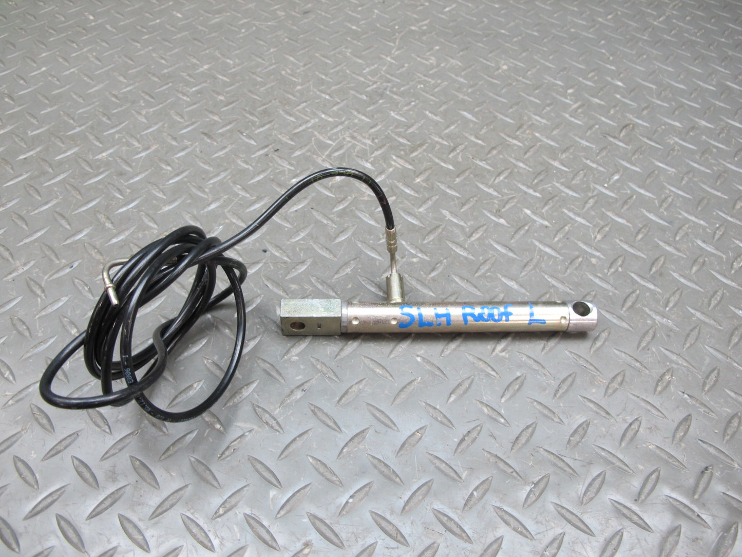 03-12 Mercedes R230 Sl-class Convertible Left TOP Roof Cylinder w Cable OEM