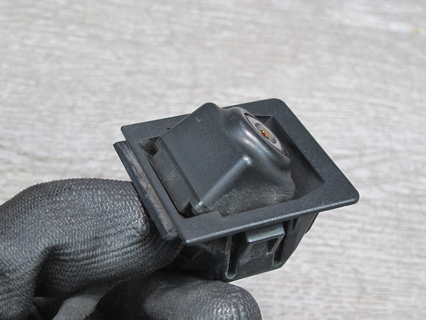 16-17 Chevrolet Camaro Rear View Reverse Back UP Assist Camera 23334084 OEM
