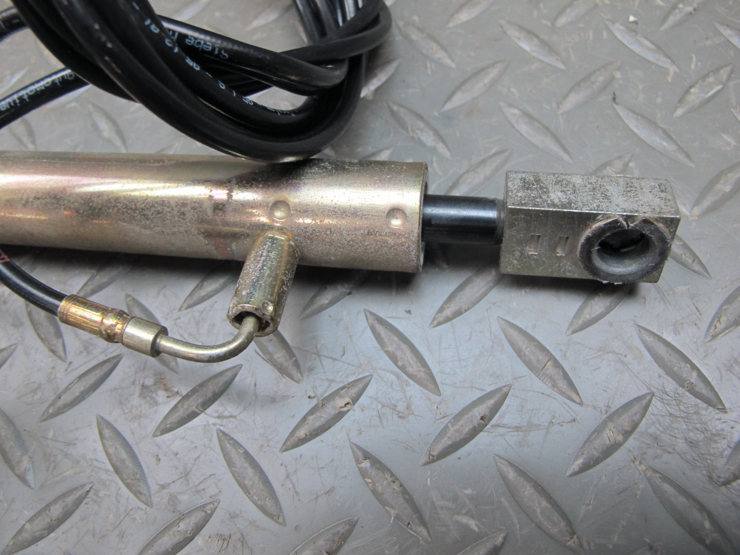 03-12 Mercedes R230 Sl-class Convertible Left TOP Roof Cylinder w Cable OEM