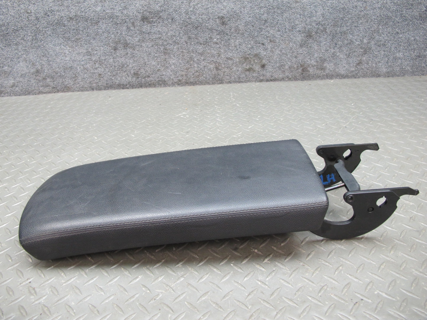 03-06 Mercedes R230 Center Console Leather Armrest Lid Cover w Support OEM