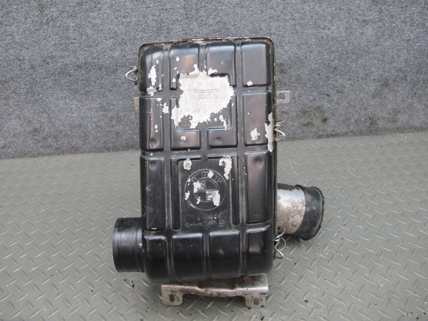 80-89 BMW E24 E23 E28 E12 M30 Engine Air Cleaner Filter Box Intake Muffler OEM