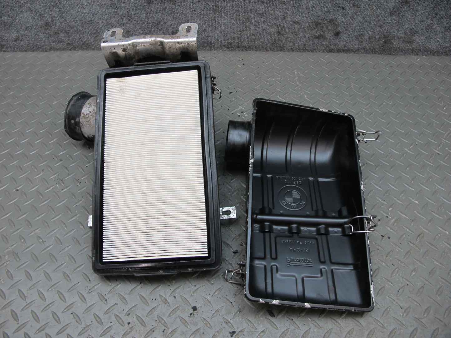 80-89 BMW E24 E23 E28 E12 M30 Engine Air Cleaner Filter Box Intake Muffler OEM