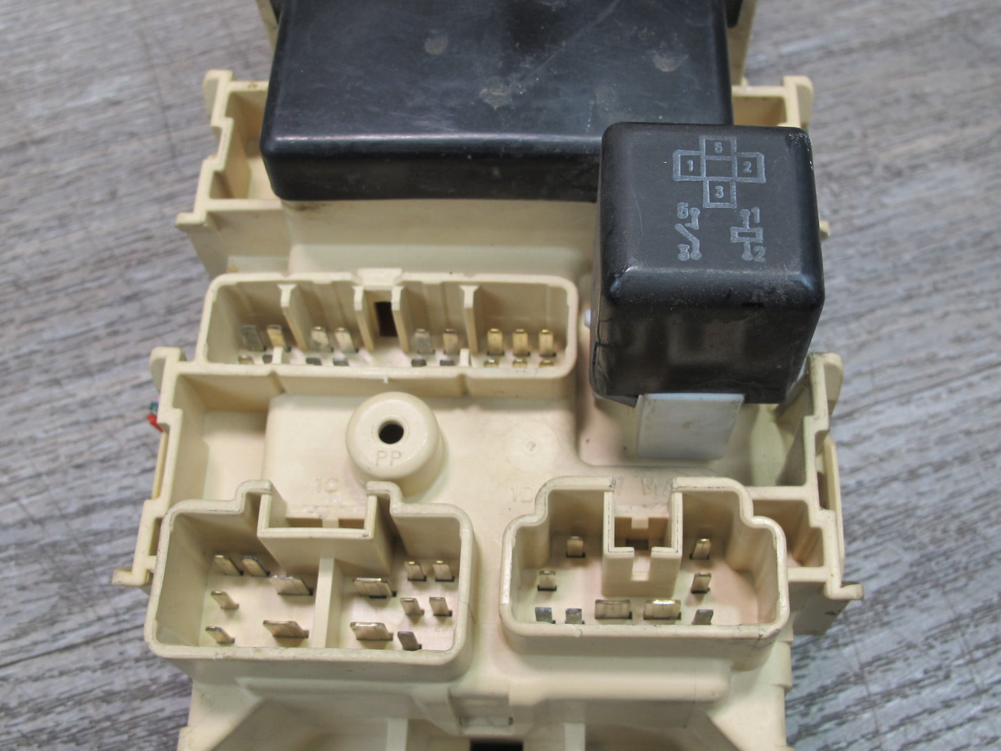 95-96 Lexus JZZ31 SC300 Interior Fuse Relay Box Module w Integration Relay OEM