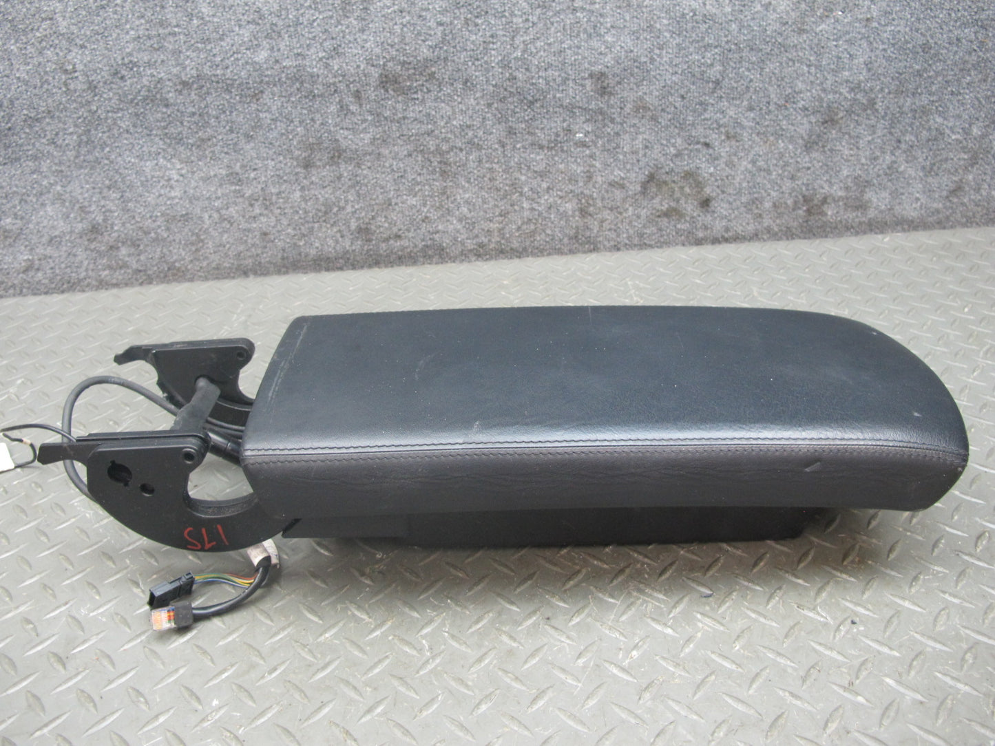 03-06 Mercedes R230 Center Console Leather Armrest Lid Cover w Tray OEM