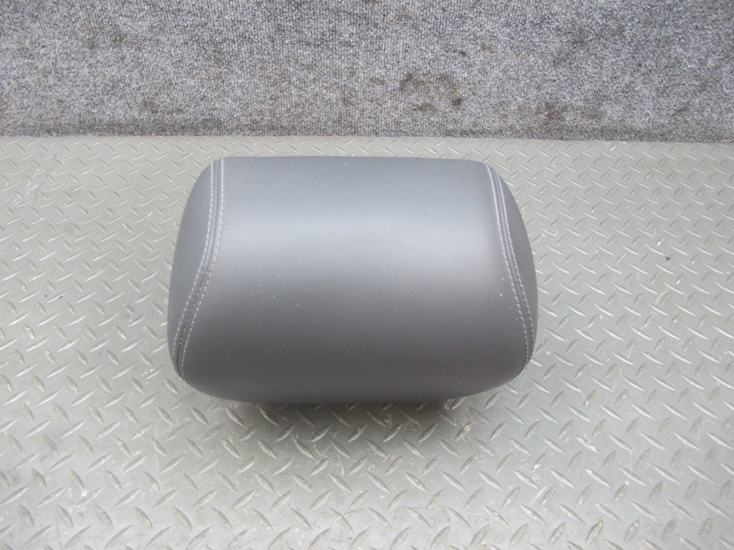 04-06 Mercedes R230 SL600 V12 Set of 2 Front Left & Right Leather Headrest OEM