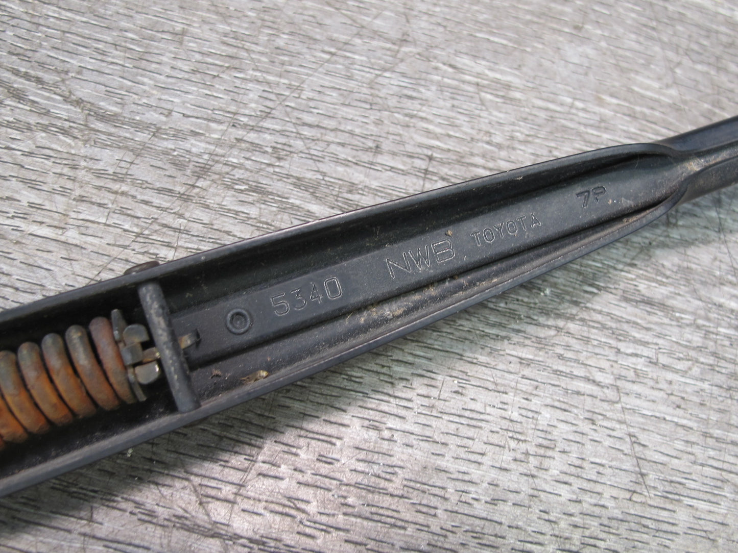 92-00 Lexus SC400 SC300 Set of 2 Front Left & Right Windshield Wiper Arm OEM