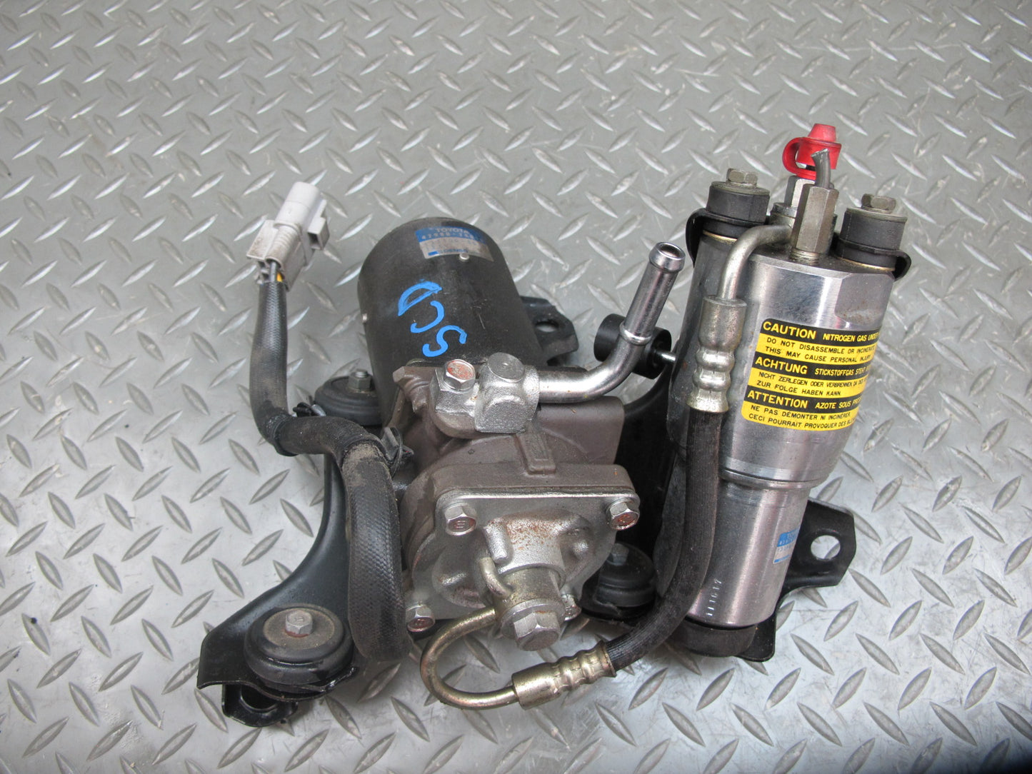 92-95 Lexus SC300 SC400 UZZ30L Anti Lock Brake ABS Pump w Accumulator Assy OEM