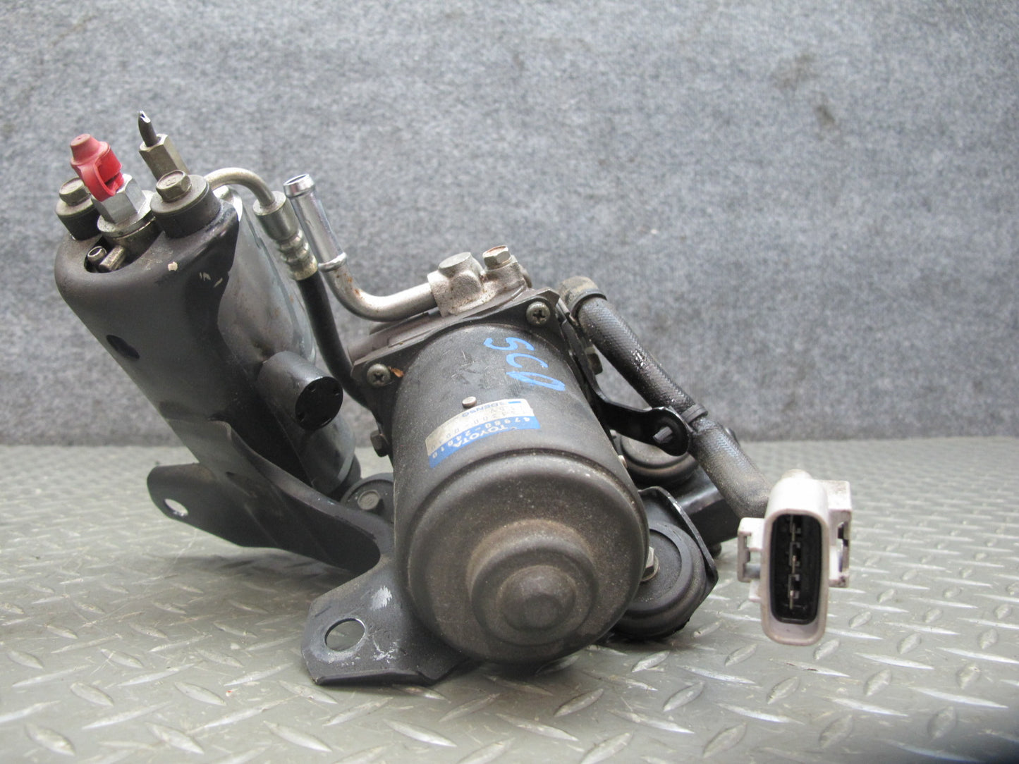 92-95 Lexus SC300 SC400 UZZ30L Anti Lock Brake ABS Pump w Accumulator Assy OEM
