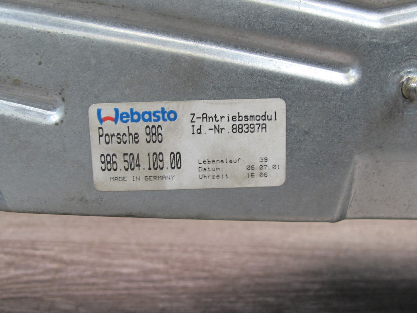 1997-2004 Porsche Boxster 986 Rear Trunk Spoiler Drive Motor Mechanism Assembly