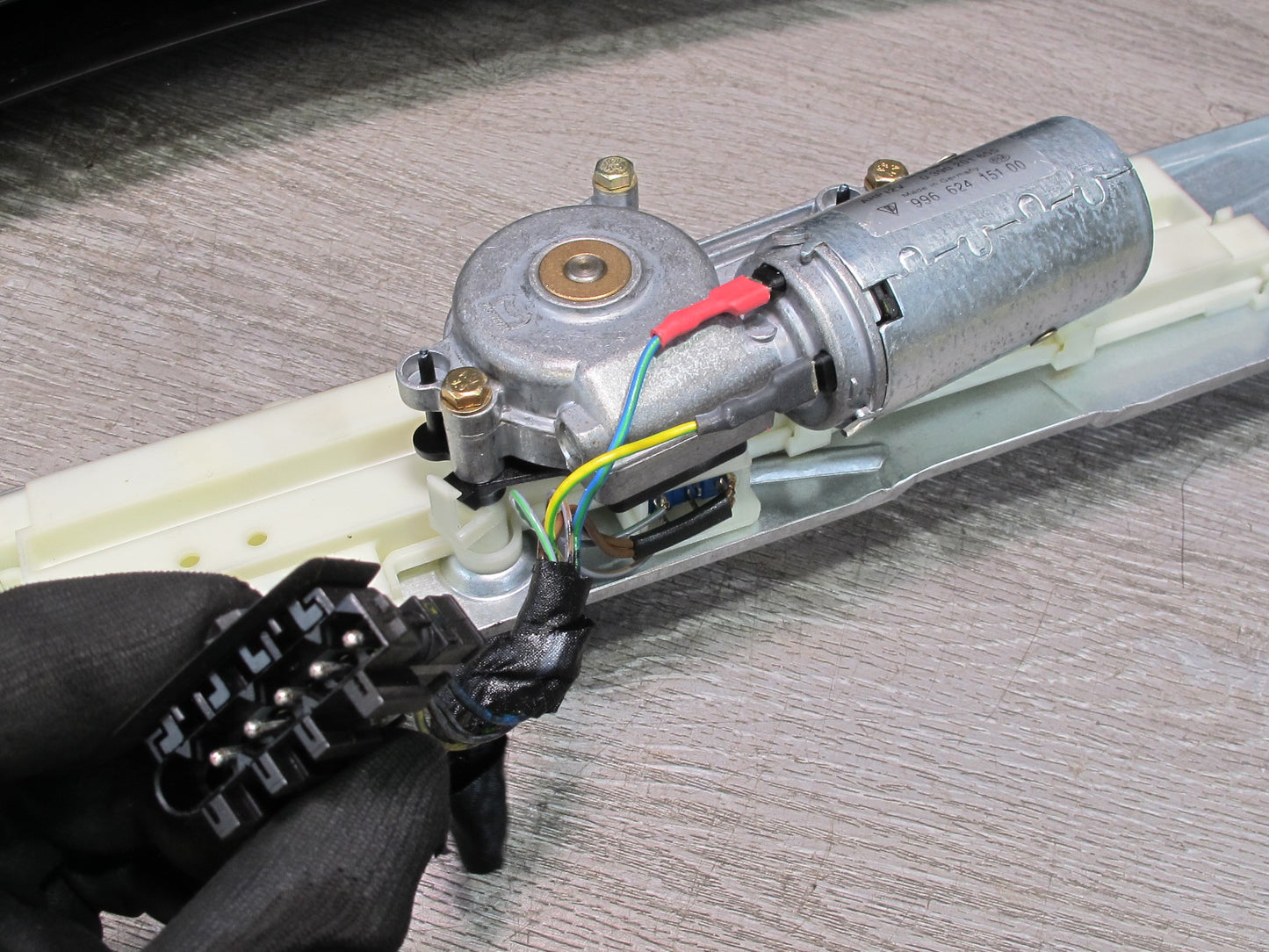 1997-2004 Porsche Boxster 986 Rear Trunk Spoiler Drive Motor Mechanism Assembly