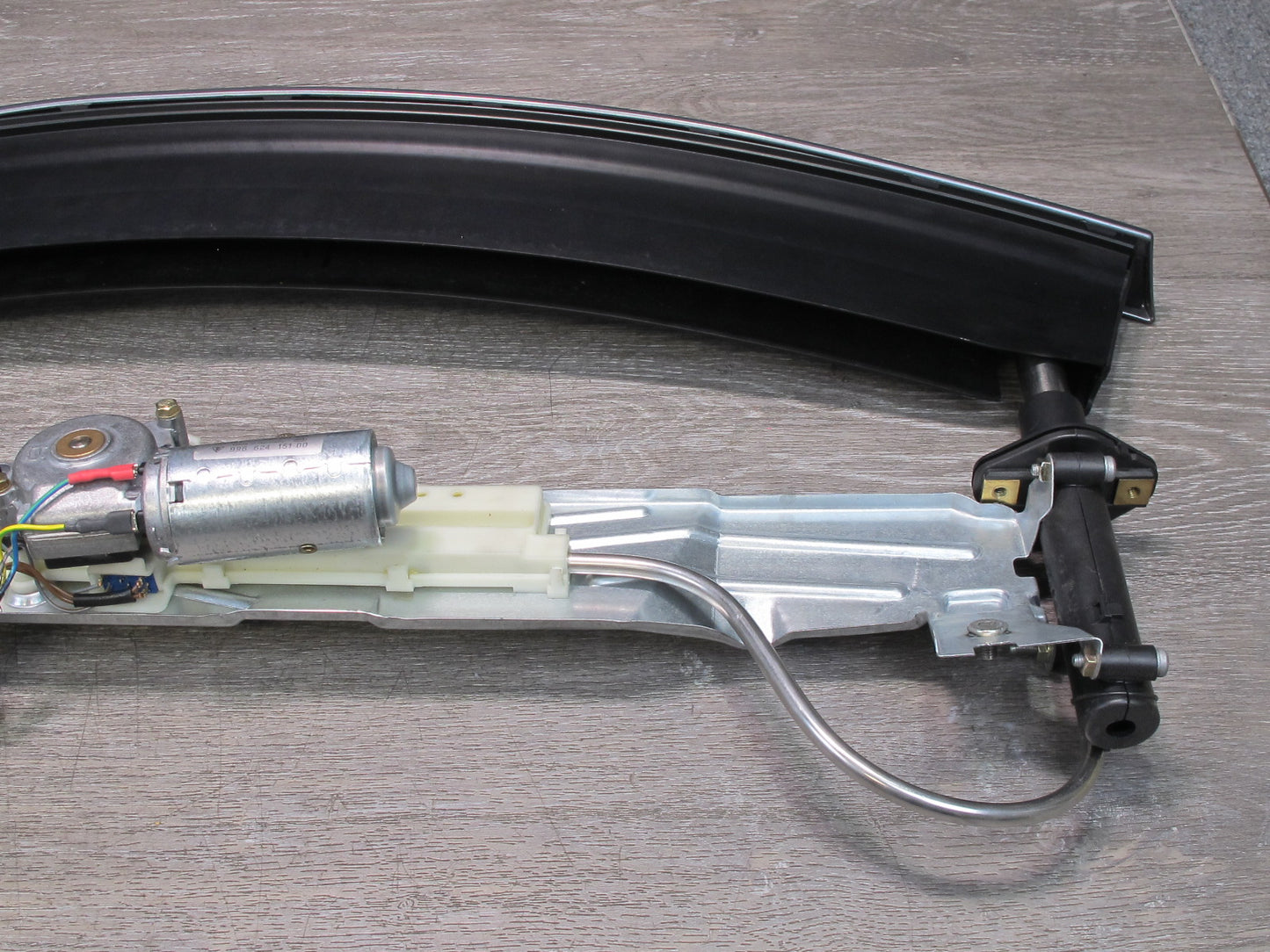 1997-2004 Porsche Boxster 986 Rear Trunk Spoiler Drive Motor Mechanism Assembly