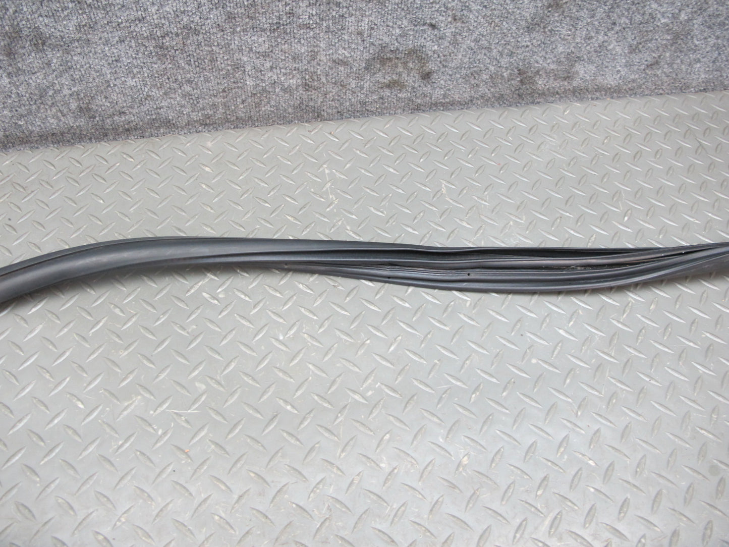 16-23 Chevrolet Camaro Coupe Left Door Weatherstrip Rubber Seal Gasket OEM