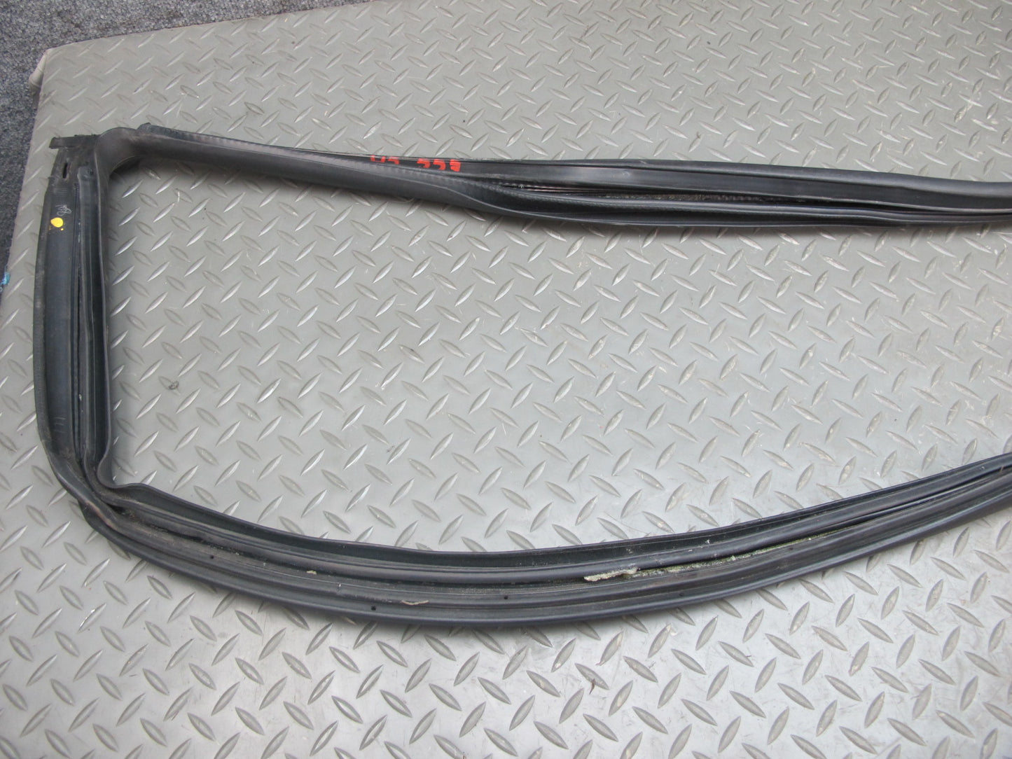 16-23 Chevrolet Camaro Coupe Left Door Weatherstrip Rubber Seal Gasket OEM