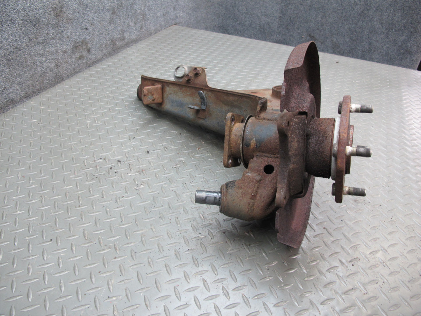 79-81 Datsun Nissan 280ZX NA 2+2 Rear Left Knuckle Wheel Hub Trailing Arm OEM