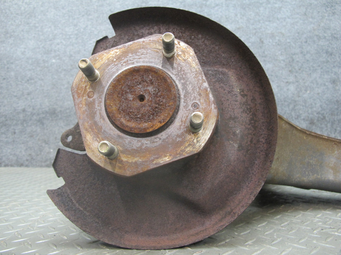 79-81 Datsun Nissan 280ZX NA 2+2 Rear Left Knuckle Wheel Hub Trailing Arm OEM