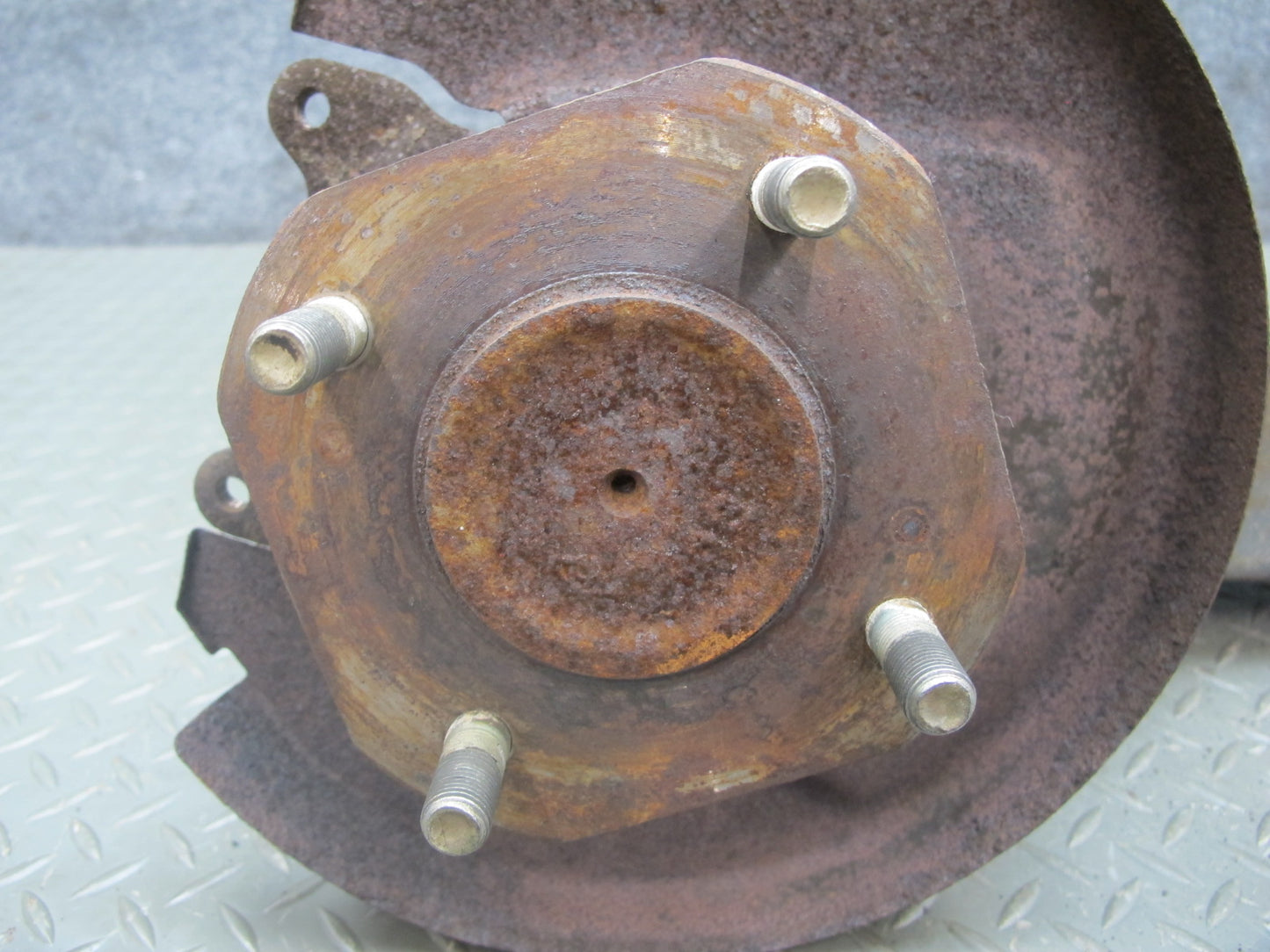 79-81 Datsun Nissan 280ZX NA 2+2 Rear Left Knuckle Wheel Hub Trailing Arm OEM