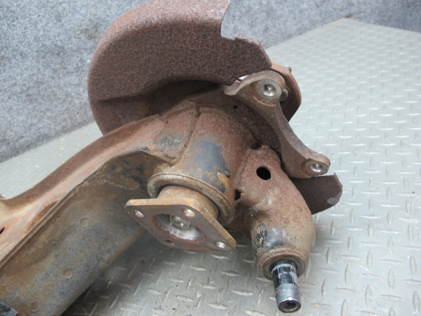 79-81 Datsun Nissan 280ZX NA 2+2 Rear Left Knuckle Wheel Hub Trailing Arm OEM
