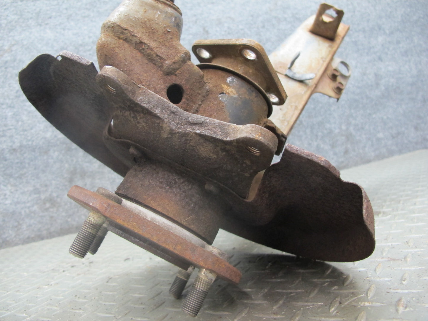 79-81 Datsun Nissan 280ZX NA 2+2 Rear Left Knuckle Wheel Hub Trailing Arm OEM