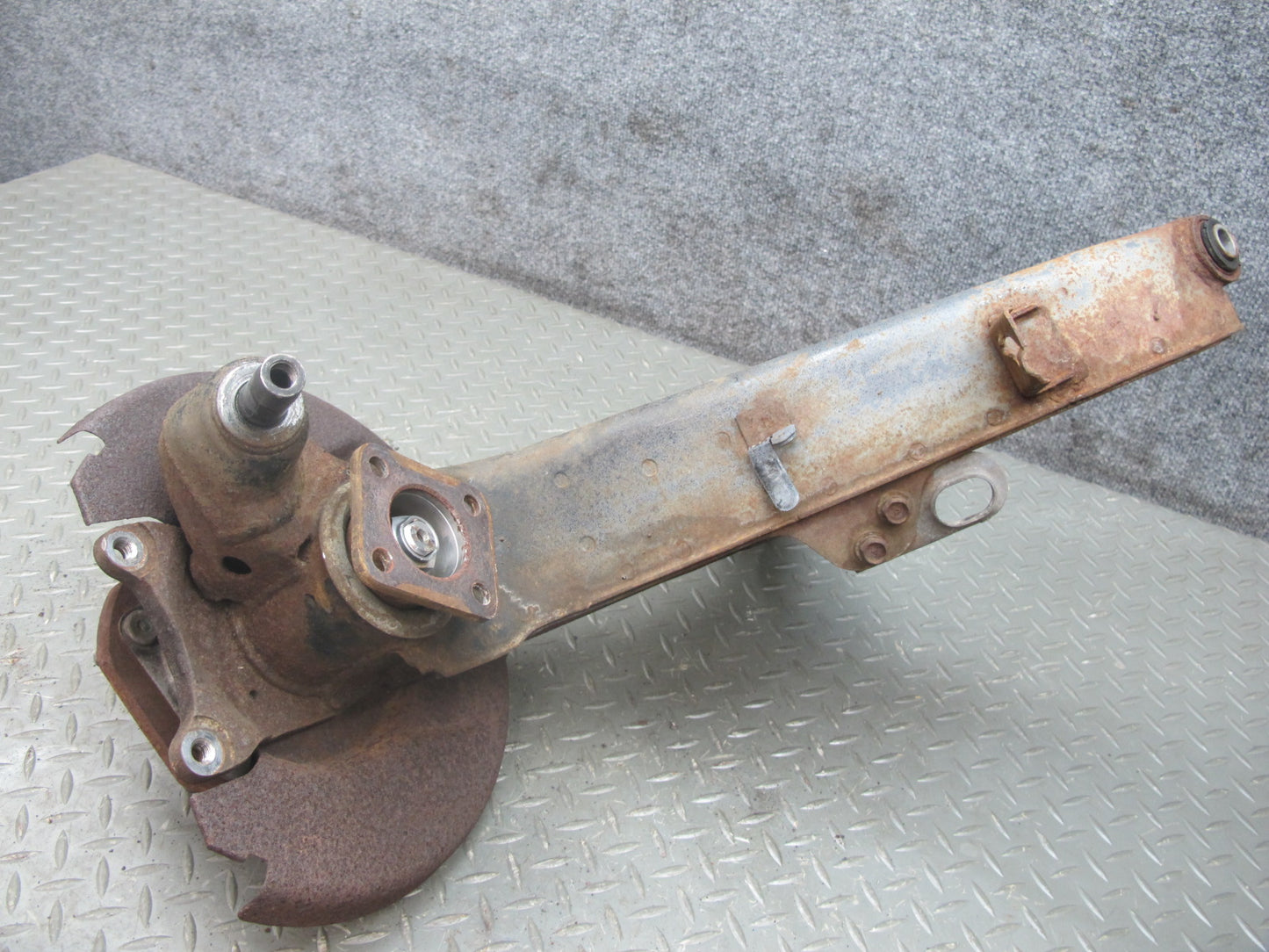 79-81 Datsun Nissan 280ZX NA 2+2 Rear Left Knuckle Wheel Hub Trailing Arm OEM