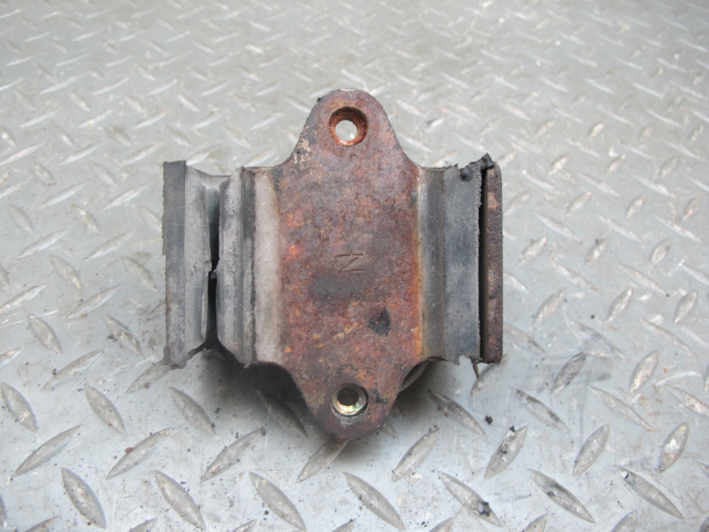 79-83 Datsun Nissan S130 280ZX 2.8L Set of 2 Engine Motor Mount OEM