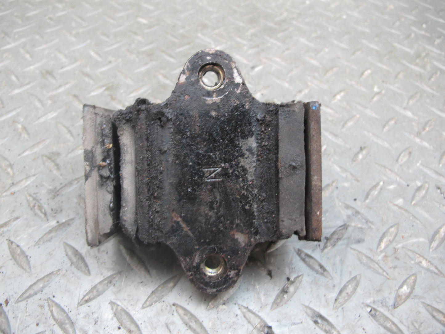 79-83 Datsun Nissan S130 280ZX 2.8L Set of 2 Engine Motor Mount OEM