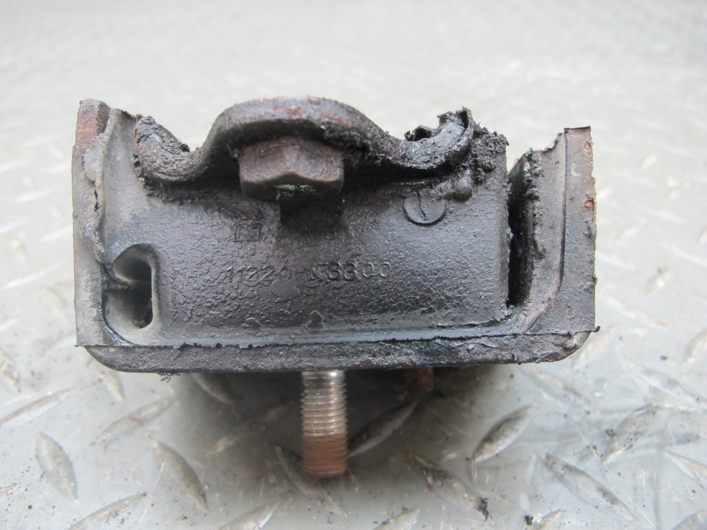 79-83 Datsun Nissan S130 280ZX 2.8L Set of 2 Engine Motor Mount OEM