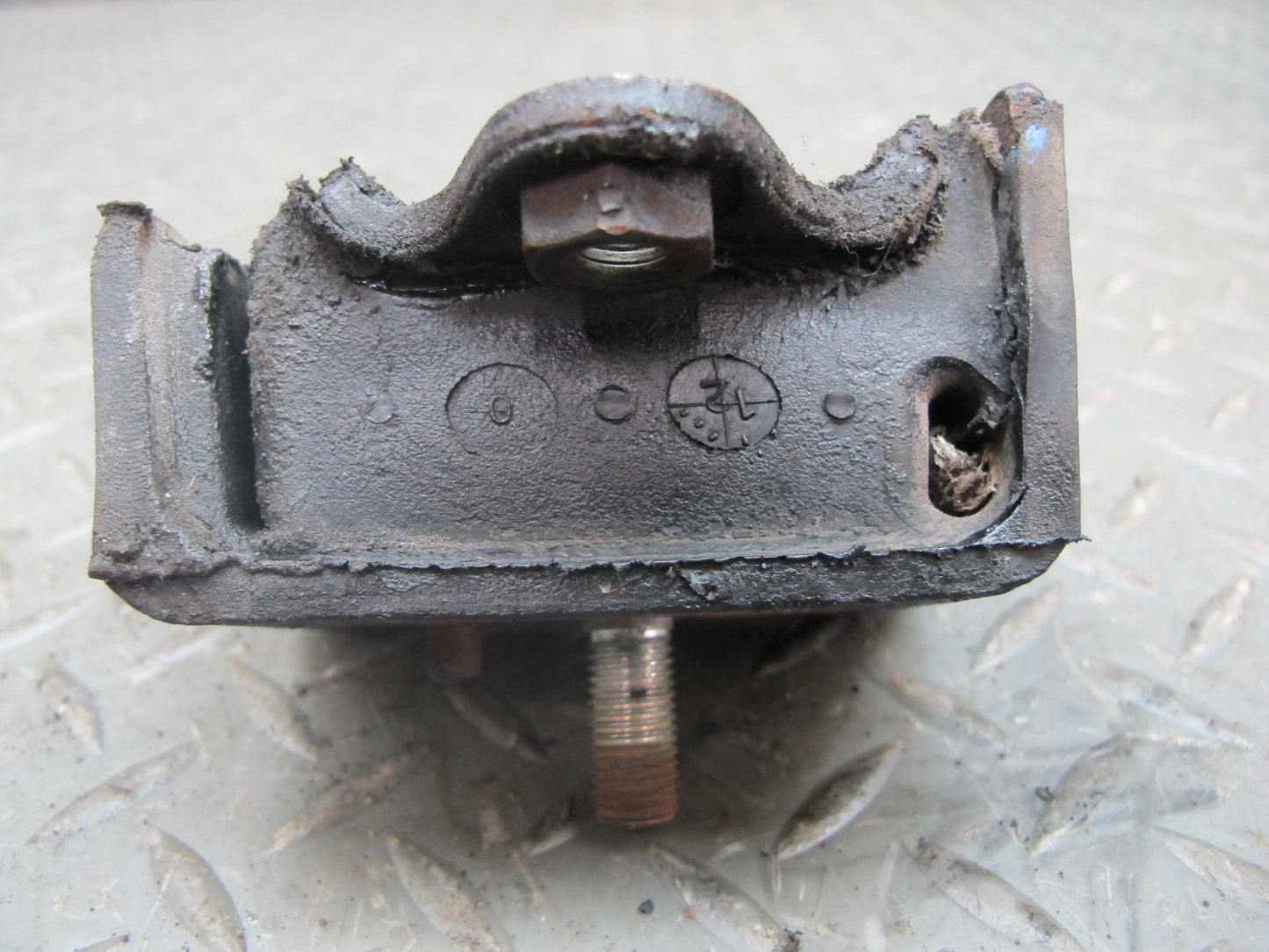 79-83 Datsun Nissan S130 280ZX 2.8L Set of 2 Engine Motor Mount OEM