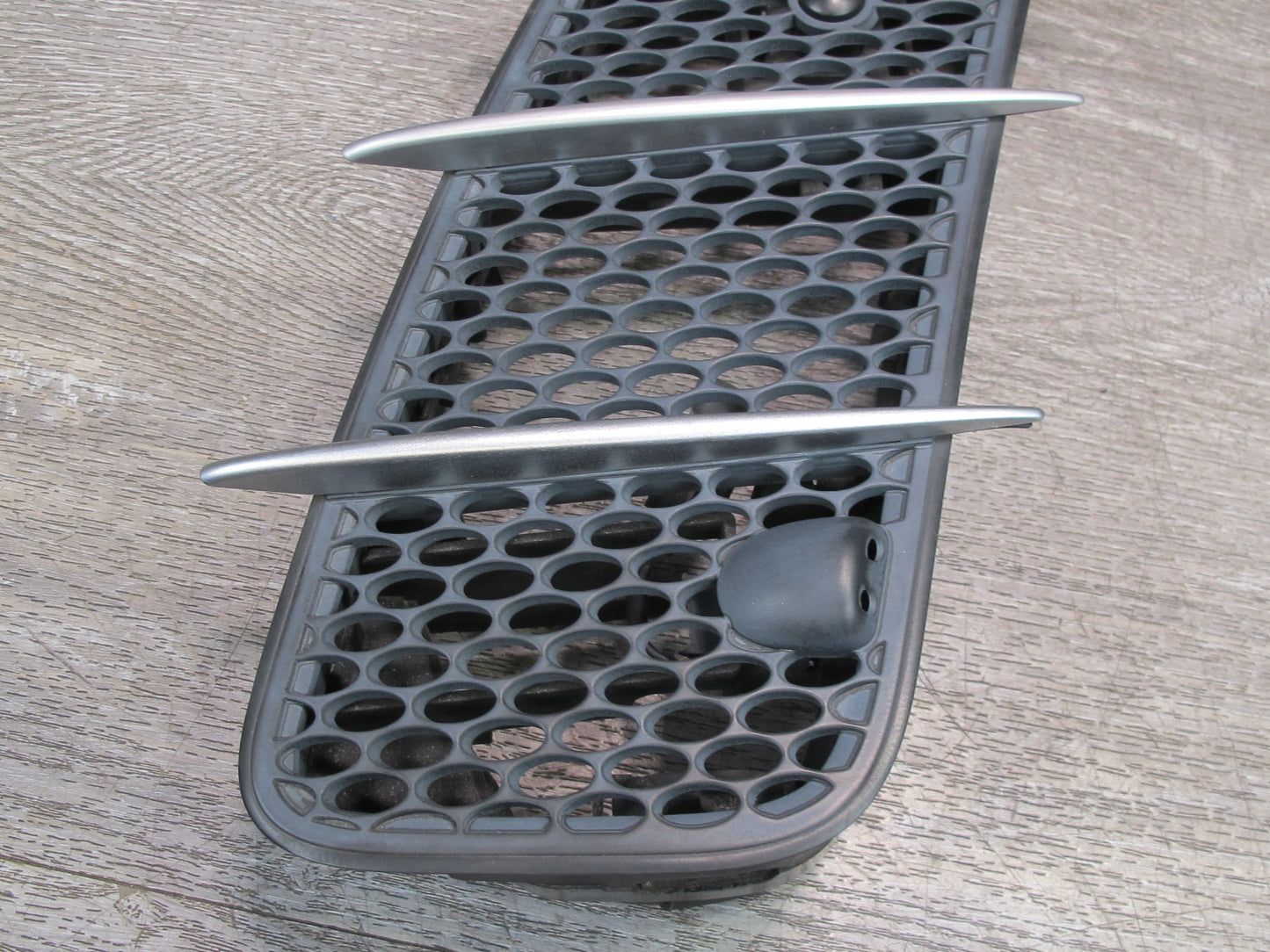 03-12 Mercedes R230 Sl-class Set of 2 Front Hood Vent Grille w Spray Jets OEM