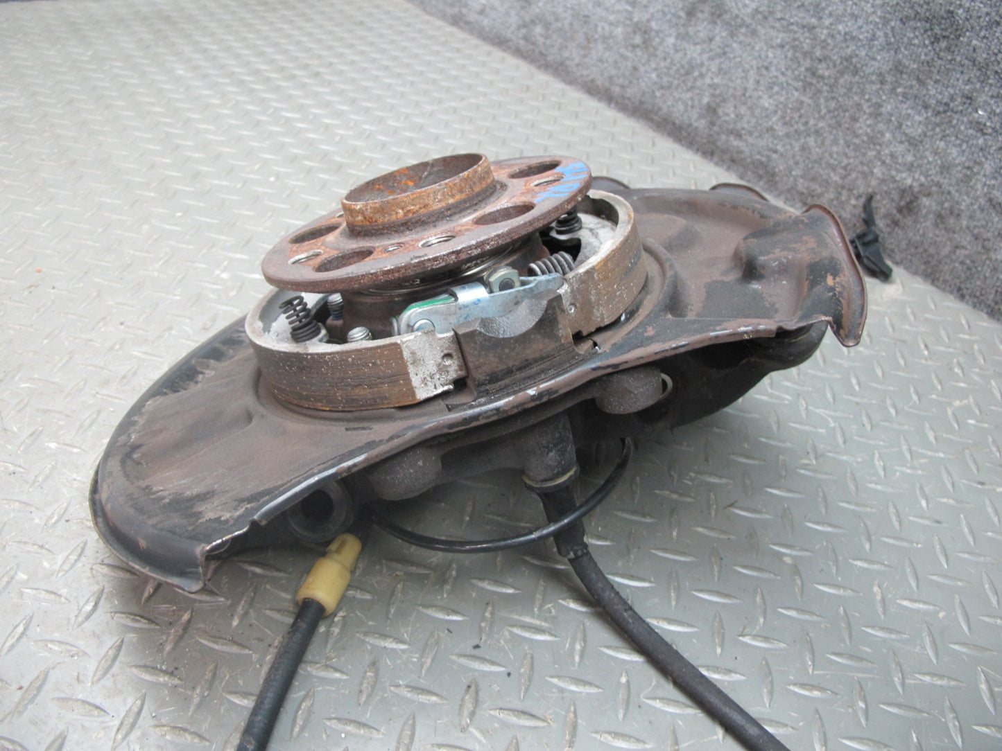 03-08 Mercedes R230 SL600 Rear Left Spindle Knuckle Wheel Hub Bearing 56K OEM