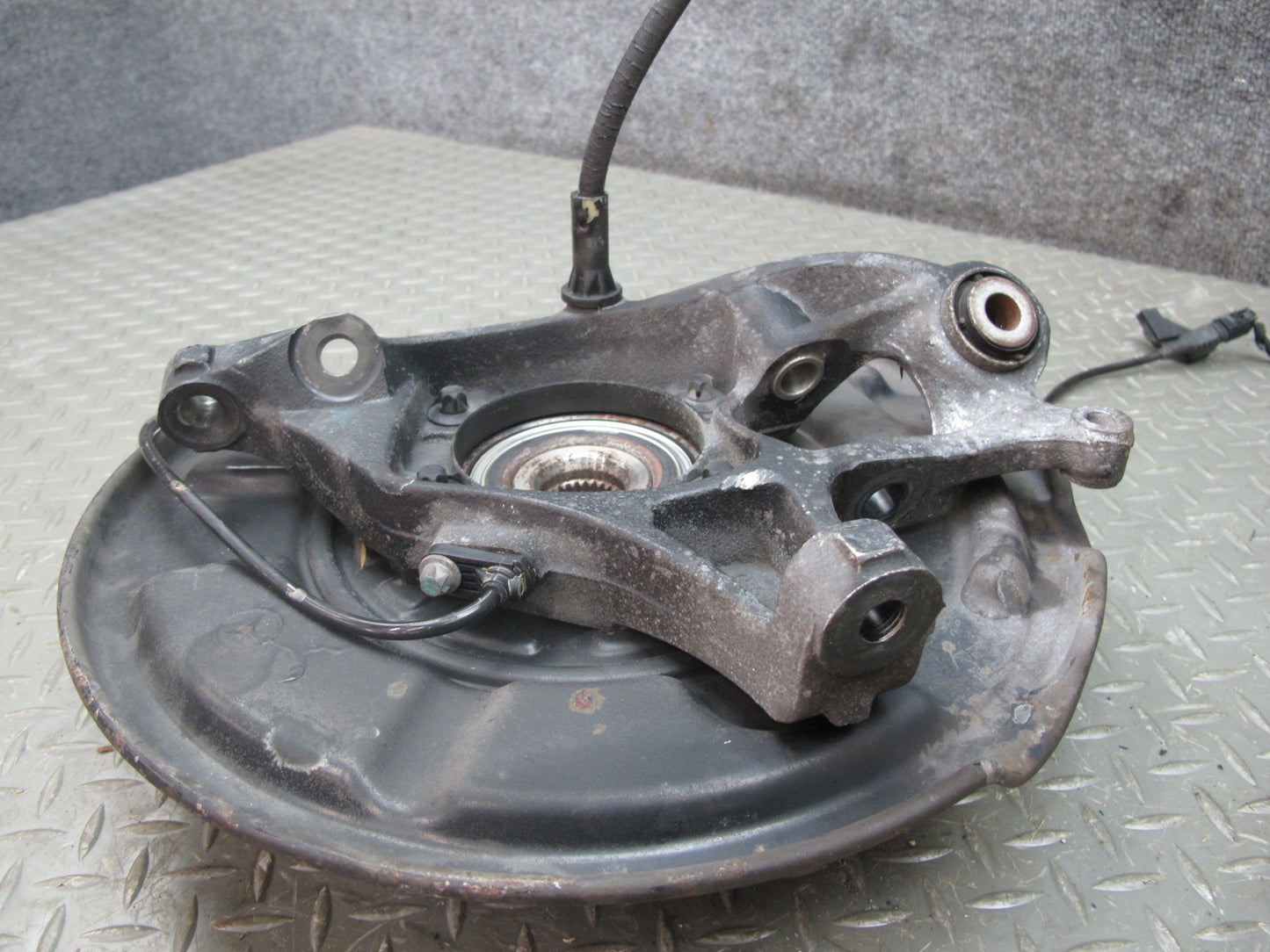 03-08 Mercedes R230 SL600 Rear Left Spindle Knuckle Wheel Hub Bearing 56K OEM