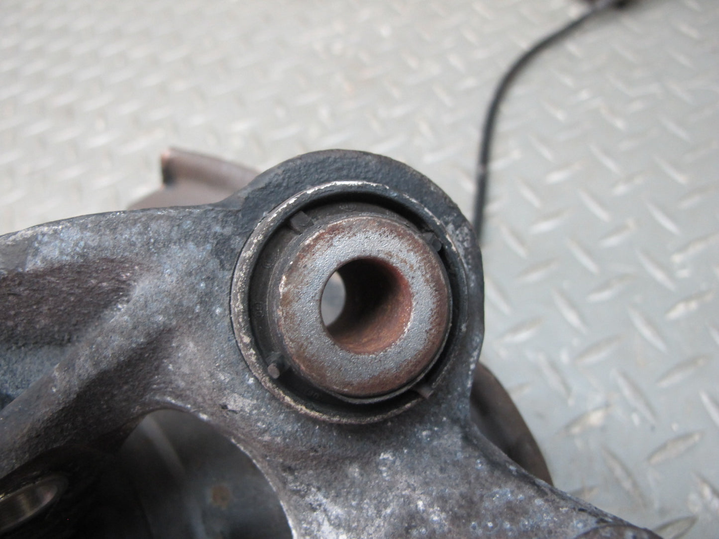 03-08 Mercedes R230 SL600 Rear Left Spindle Knuckle Wheel Hub Bearing 56K OEM