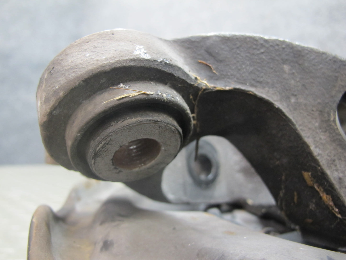 03-08 Mercedes R230 SL600 Rear Left Spindle Knuckle Wheel Hub Bearing 56K OEM