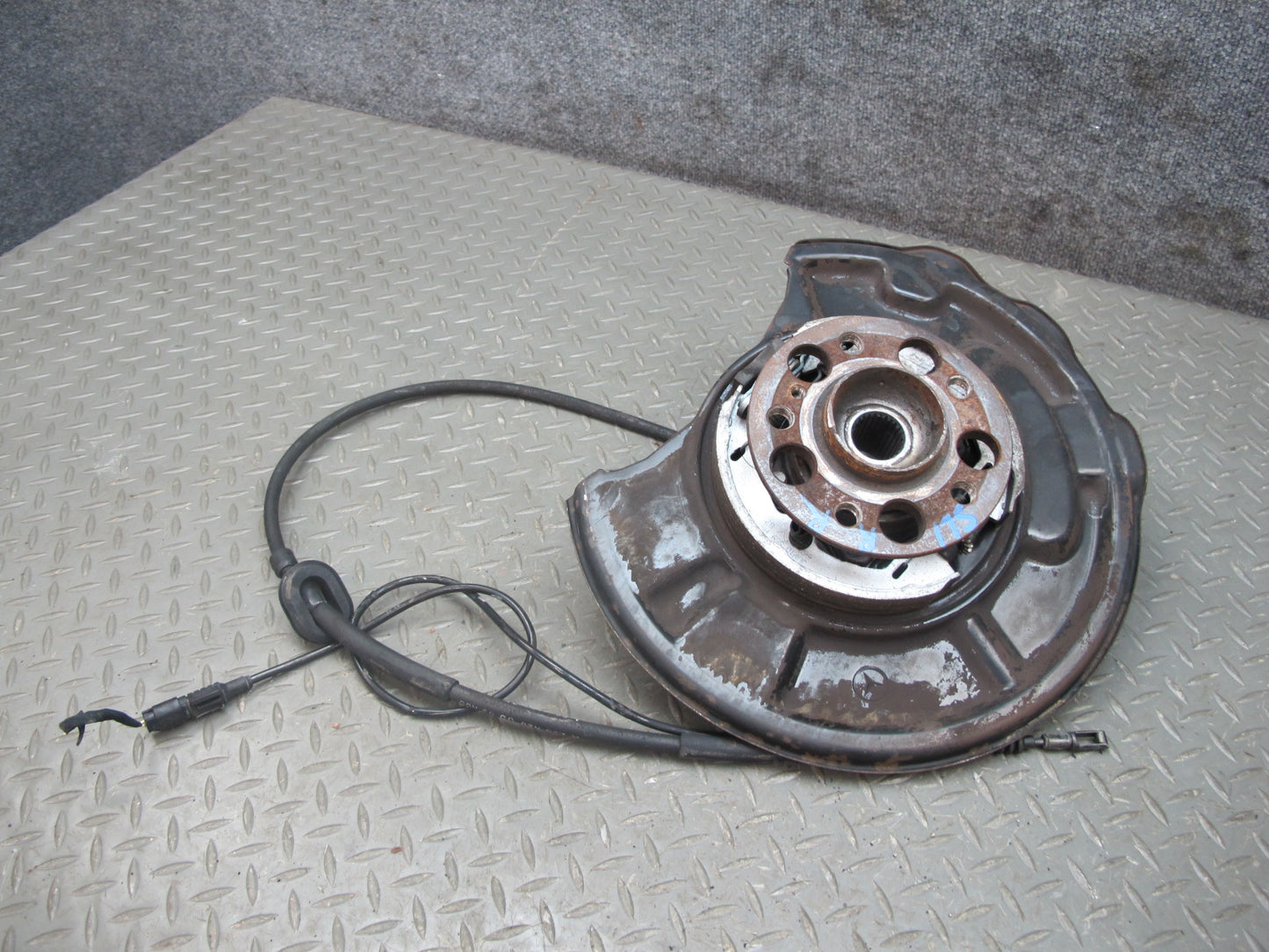 03-08 Mercedes R230 SL600 Rear Right Spindle Knuckle Wheel Hub Bearing 56K OEM