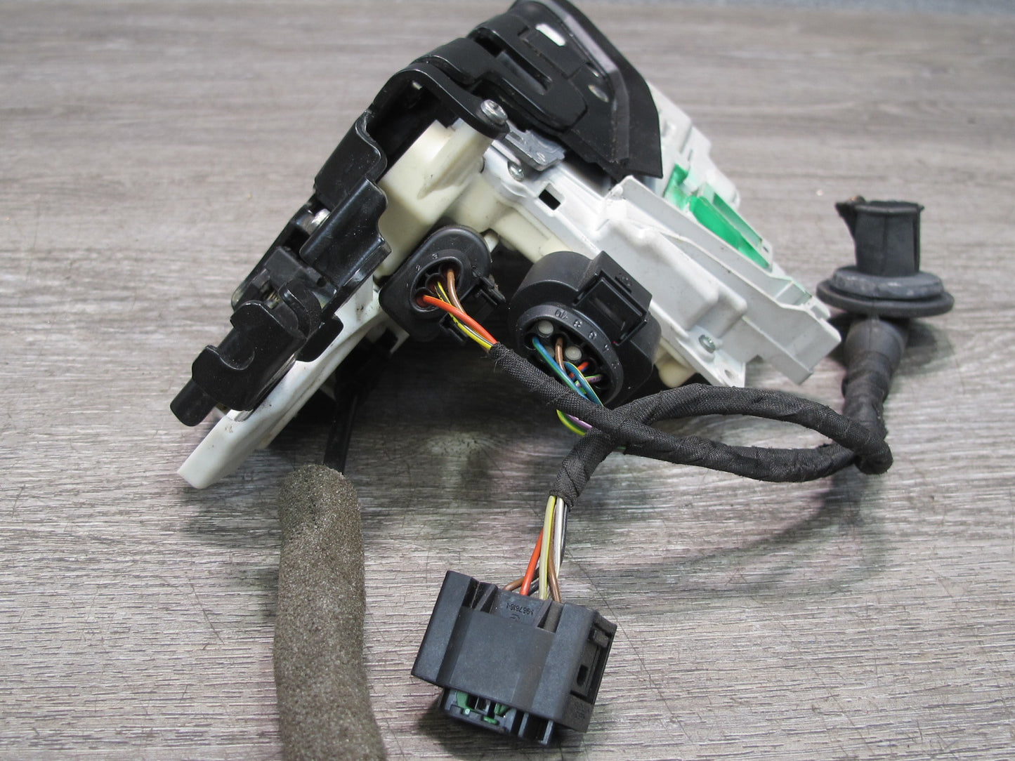 2013-2016 Porsche Panamera 970 Front Left Door Lock Latch Actuator