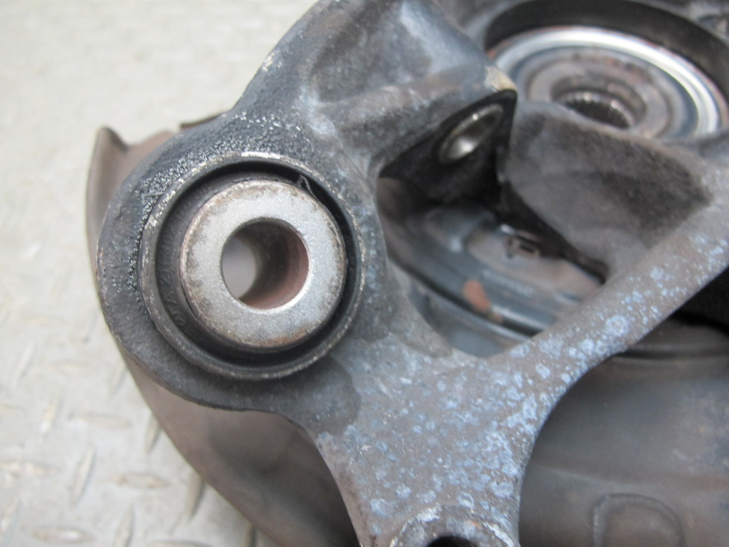03-08 Mercedes R230 SL600 Rear Right Spindle Knuckle Wheel Hub Bearing 56K OEM